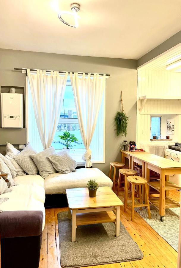 Lothian Road - Castle View Apartment Единбург Екстериор снимка