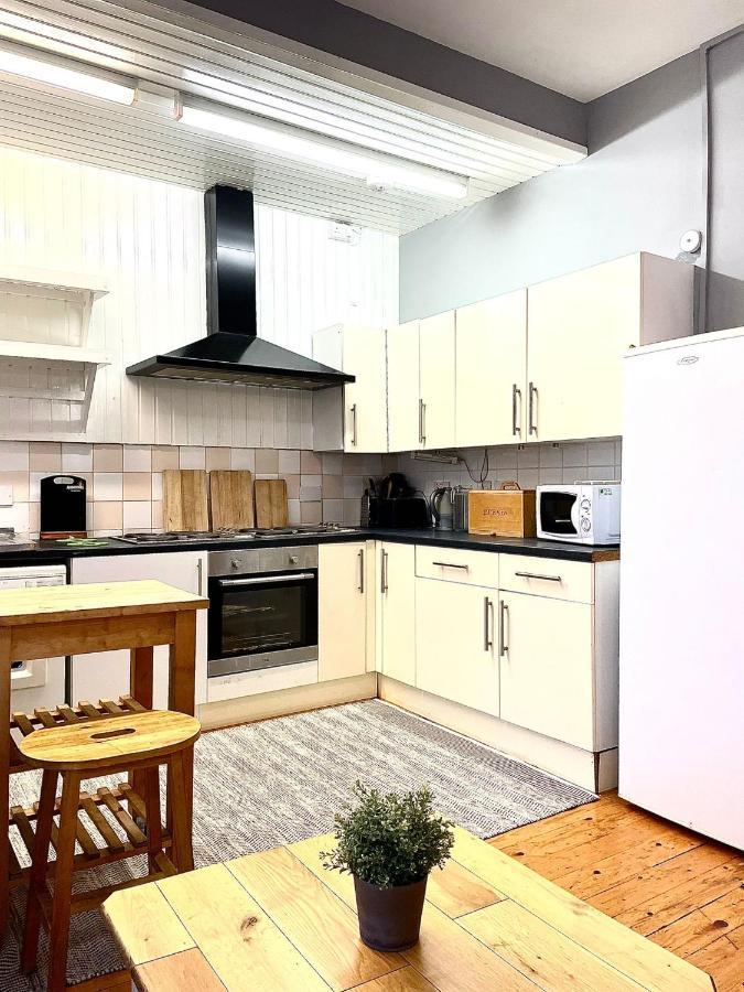 Lothian Road - Castle View Apartment Единбург Екстериор снимка