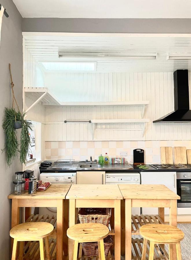 Lothian Road - Castle View Apartment Единбург Екстериор снимка